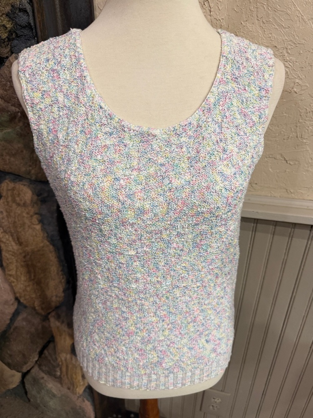Women’s Multicolor Knit Sleeveless Top